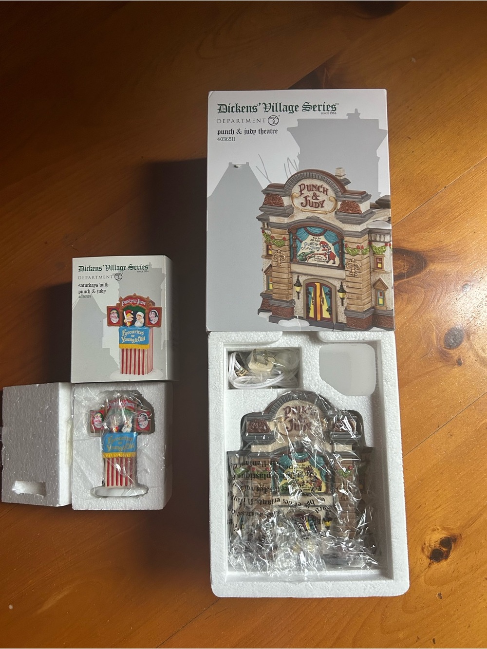 Department 56 Dickens' Village " Punch and Judy Theater and Accessory "